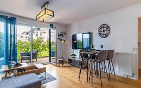 Disneyland 13Min - Kingsize Bed - Private Parking - Terrace - Calm Village