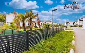 Disneyland 13Min - Kingsize Bed - Private Parking - Terrace - Calm Village