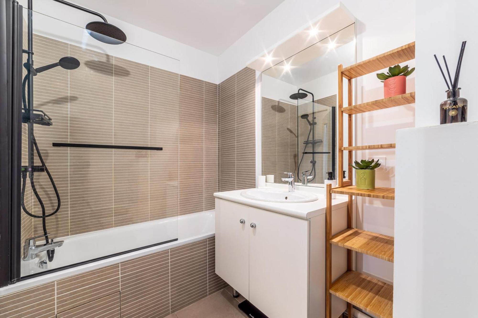 Disneyland 13Min - Kingsize Bed - Private Parking - Terrace - Calm Village Ferrières-en-Brie Buitenkant foto