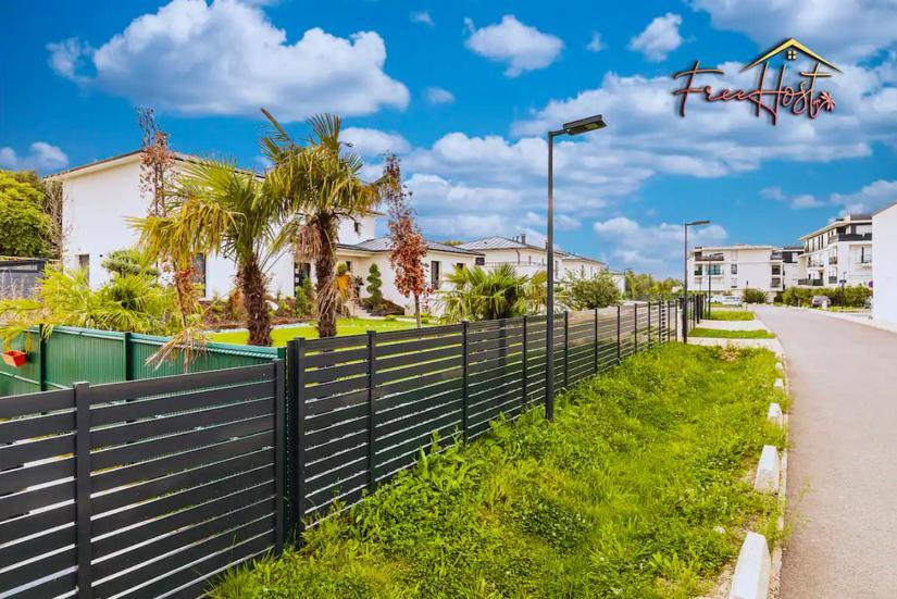 Disneyland 13Min - Kingsize Bed - Private Parking - Terrace - Calm Village Ferrières-en-Brie Buitenkant foto